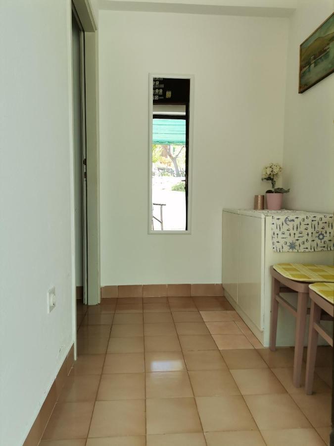 Apartments And Rooms With Parking Space Zavala, Hvar - 128 เยลซา ภายนอก รูปภาพ