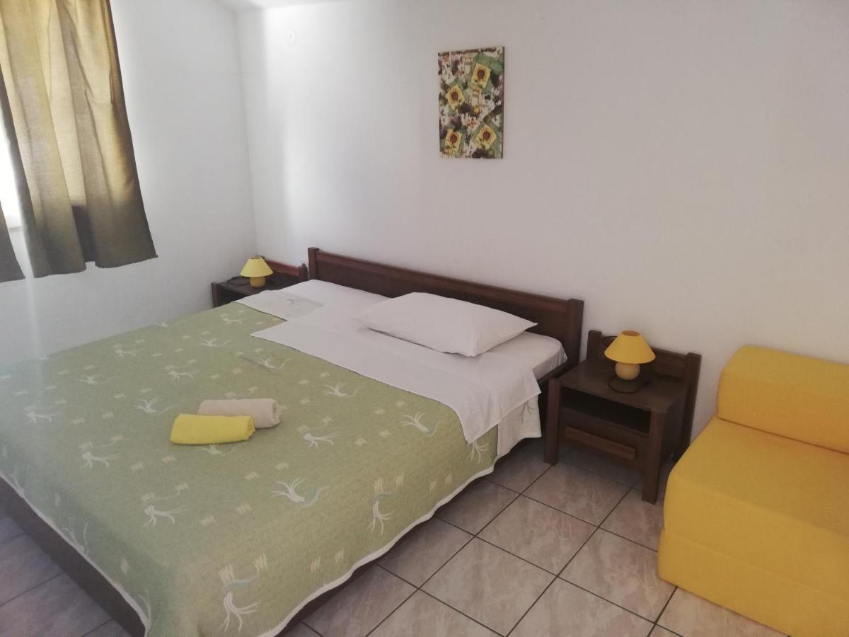 Apartments And Rooms With Parking Space Zavala, Hvar - 128 เยลซา ภายนอก รูปภาพ